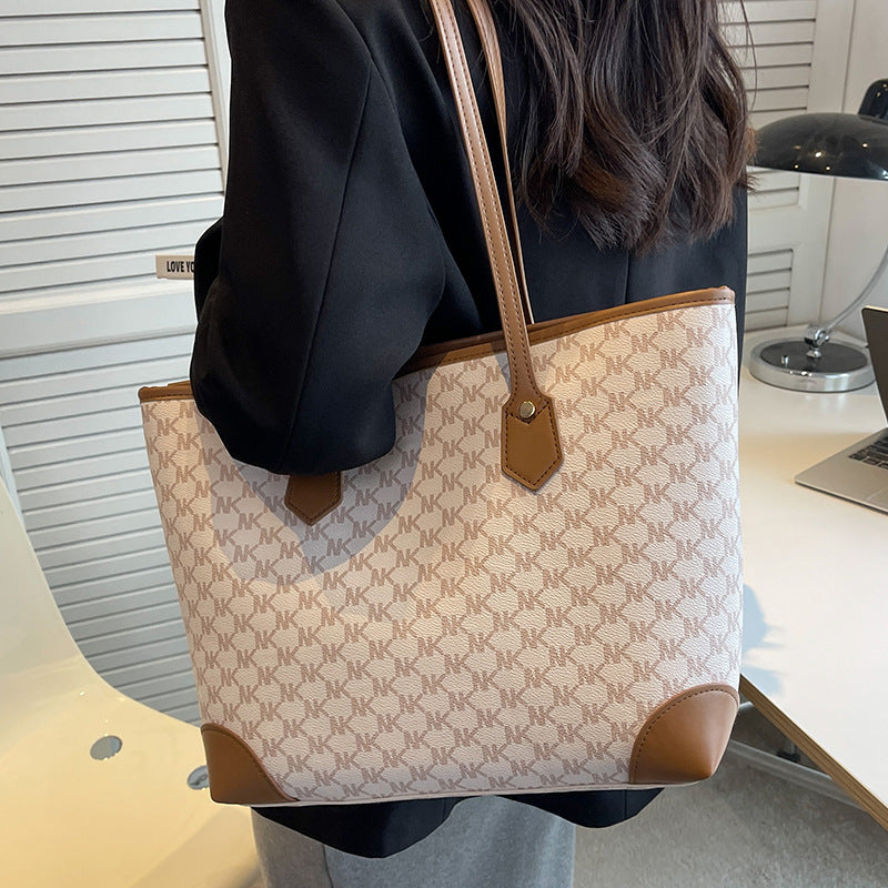 Large capacity tote bag